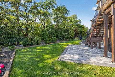 Photo 48 at 10 Annsleywood Court, Kleinburg, Vaughan