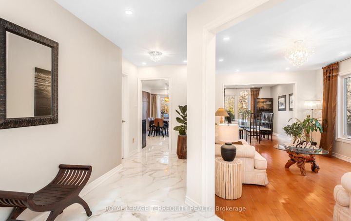 Photo 5 at 5596 Haddon Hall Road, Central Erin Mills, Mississauga