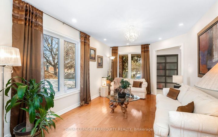 Photo 7 at 5596 Haddon Hall Road, Central Erin Mills, Mississauga