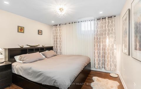 Photo 37 at 5596 Haddon Hall Road, Central Erin Mills, Mississauga