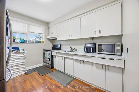 Photo 11 at 11 Rambler Place, Jane Heights, Toronto