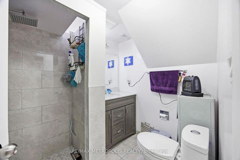 Photo 35 at 11 Rambler Place, Jane Heights, Toronto