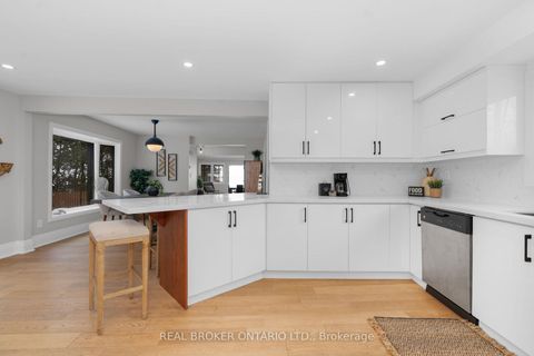 Photo 9 at 943 Barry Avenue, Rural Innisfil, Innisfil