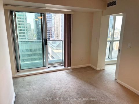 Photo 11 at 2116 - 8 Park Road, Moore Park, Toronto