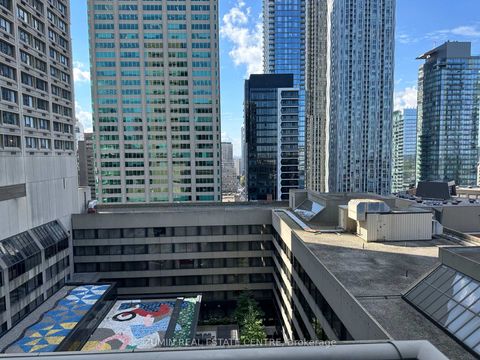 Photo 13 at 2116 - 8 Park Road, Moore Park, Toronto