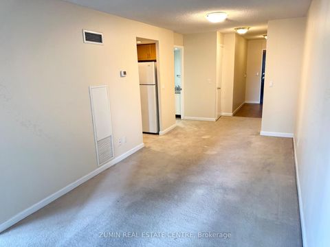 Photo 18 at 2116 - 8 Park Road, Moore Park, Toronto