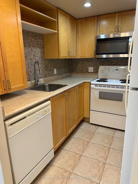 Photo 21 at 2116 - 8 Park Road, Moore Park, Toronto