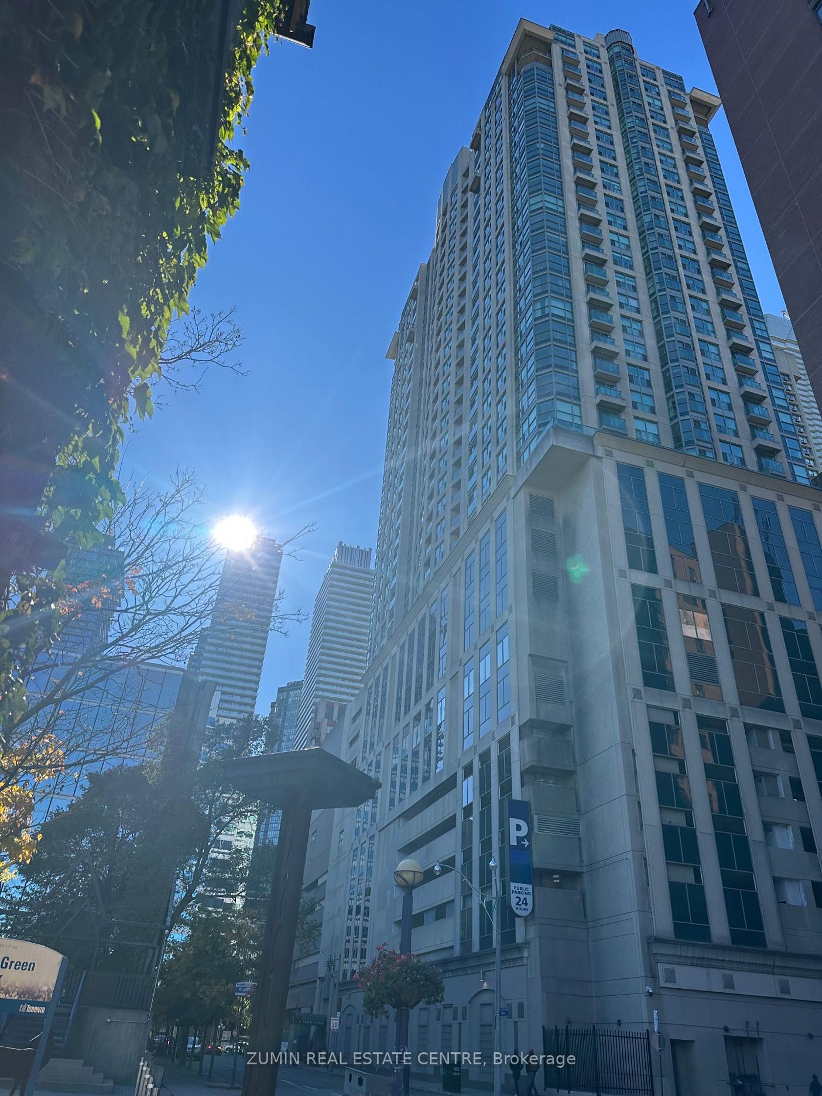 2116 - 8 Park Road, Moore Park, Toronto 