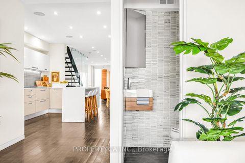 Photo 13 at 270 Euclid Avenue, Bellwoods, Toronto