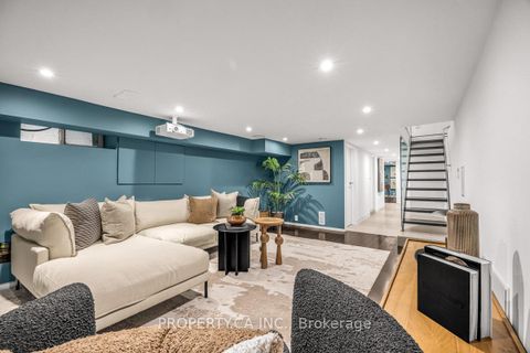 Photo 31 at 270 Euclid Avenue, Bellwoods, Toronto