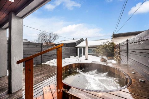 Photo 38 at 270 Euclid Avenue, Bellwoods, Toronto