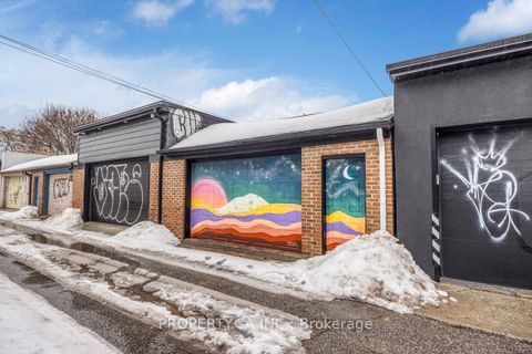 Photo 41 at 270 Euclid Avenue, Bellwoods, Toronto