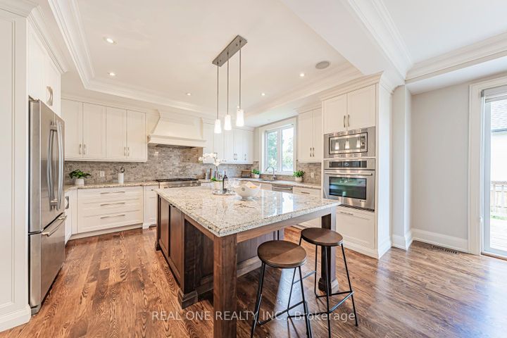 Photo 7 at 2095 Springfield Road, Sheridan, Mississauga