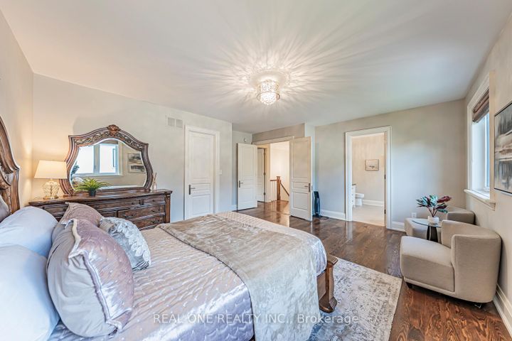 Photo 17 at 2095 Springfield Road, Sheridan, Mississauga