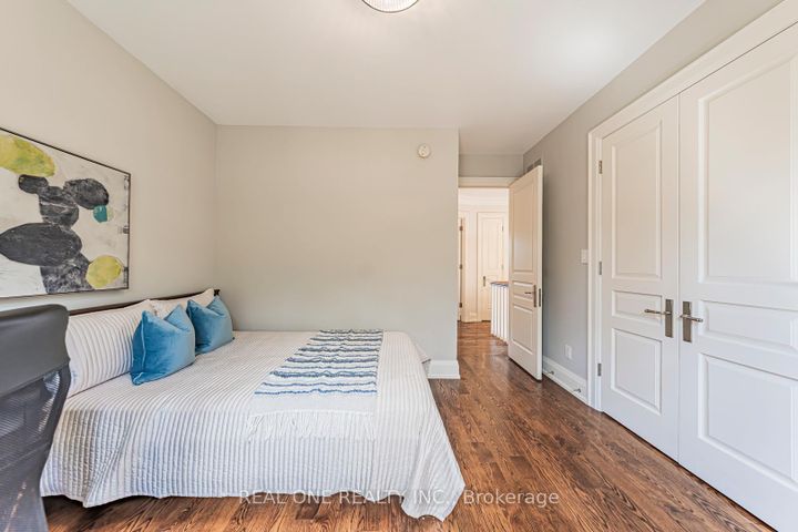 Photo 18 at 2095 Springfield Road, Sheridan, Mississauga