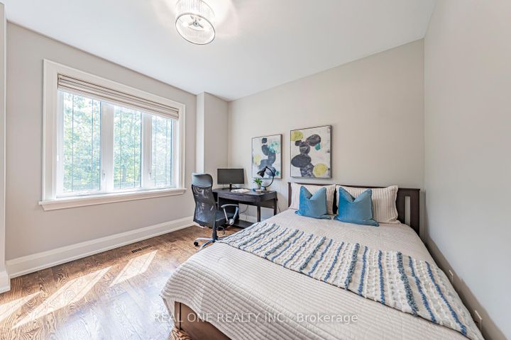 Photo 19 at 2095 Springfield Road, Sheridan, Mississauga