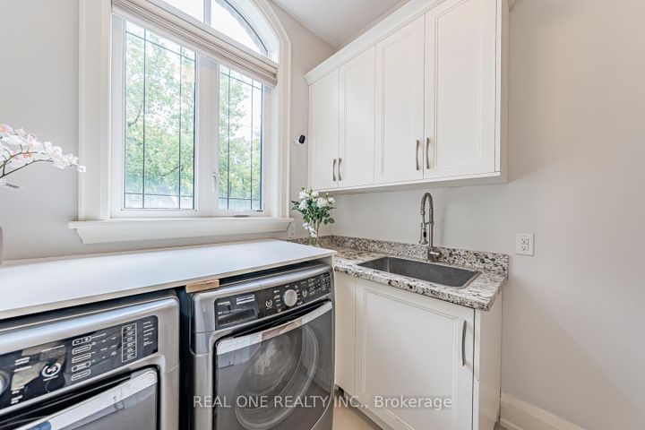 Photo 31 at 2095 Springfield Road, Sheridan, Mississauga