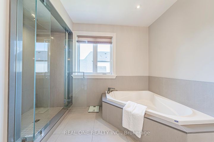 Photo 33 at 2095 Springfield Road, Sheridan, Mississauga