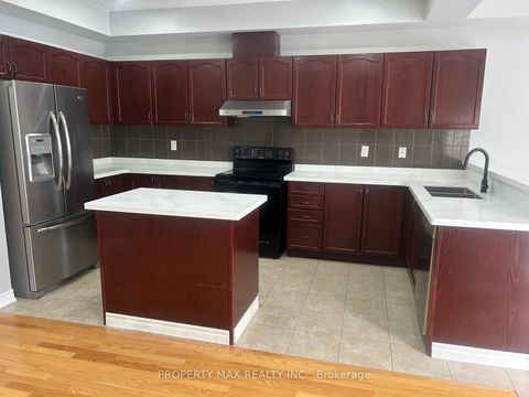 Photo 2 at 20 Toulouse Court, Cornell, Markham