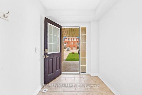 Photo 6 at 20 Toulouse Court, Cornell, Markham