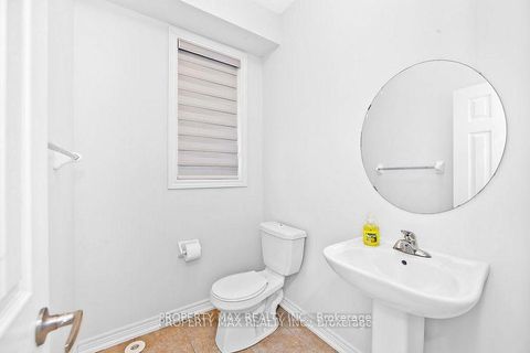 Photo 12 at 20 Toulouse Court, Cornell, Markham