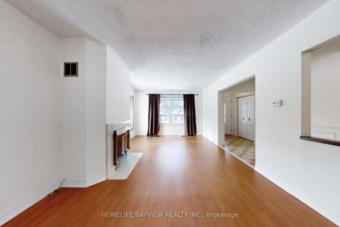 Photo 10 at 22 Marowyne Drive, Don Valley Village, Toronto