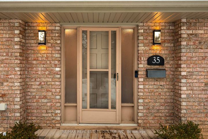 Photo 3 at 35 Treleaven Drive, Brampton South, Brampton