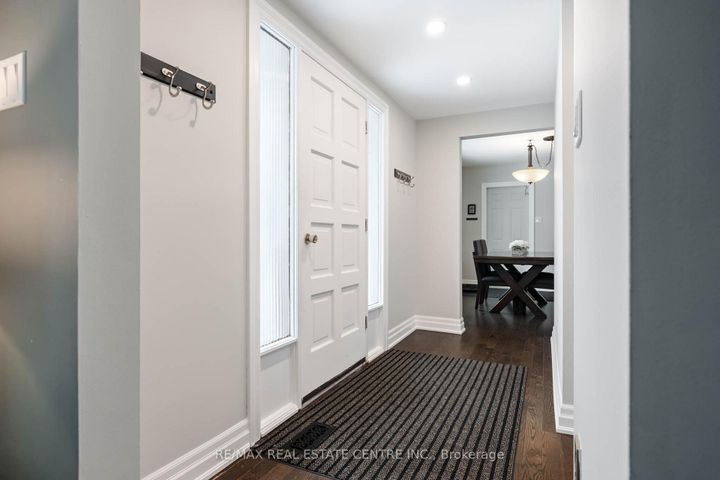 Photo 4 at 35 Treleaven Drive, Brampton South, Brampton