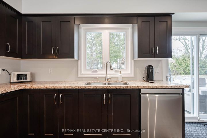 Photo 10 at 35 Treleaven Drive, Brampton South, Brampton