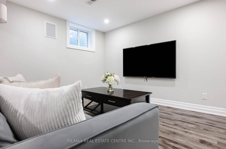 Photo 27 at 35 Treleaven Drive, Brampton South, Brampton