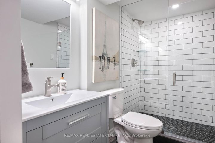 Photo 32 at 35 Treleaven Drive, Brampton South, Brampton