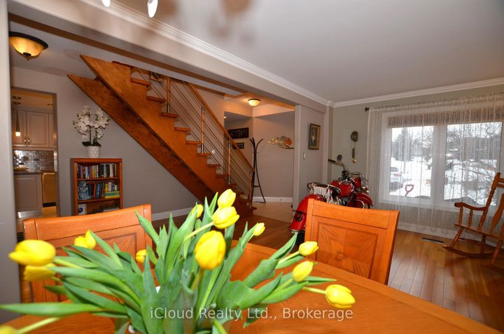 Photo 3 at 6539 Tripoli Terrace, Meadowvale, Mississauga