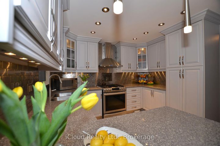 Photo 9 at 6539 Tripoli Terrace, Meadowvale, Mississauga