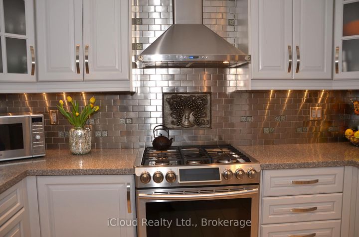 Photo 12 at 6539 Tripoli Terrace, Meadowvale, Mississauga