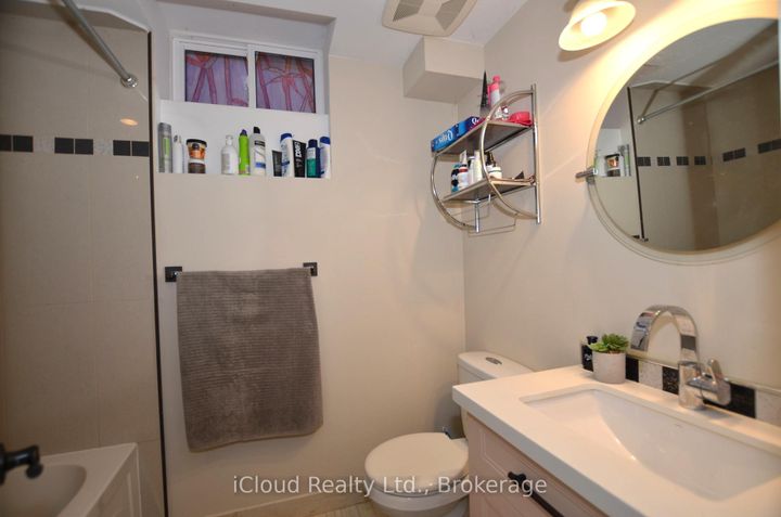 Photo 32 at 6539 Tripoli Terrace, Meadowvale, Mississauga