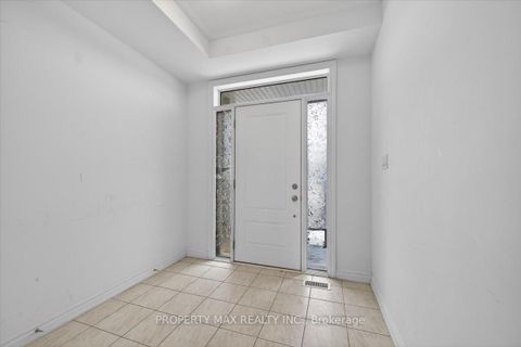 Photo 3 at 775 Chinook Path, Donevan, Oshawa