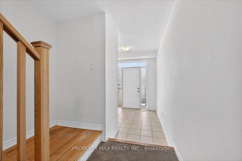 Photo 4 at 775 Chinook Path, Donevan, Oshawa