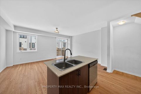 Photo 14 at 775 Chinook Path, Donevan, Oshawa