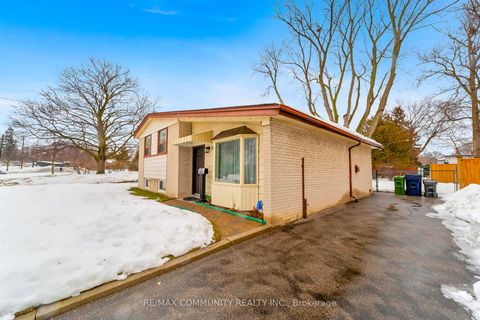 Photo 3 at 15 Ben Stanton Boulevard, Woburn, Toronto