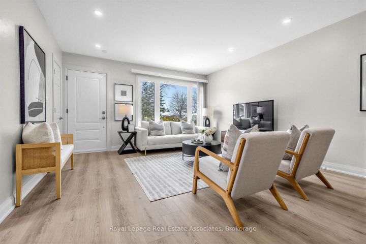 Photo 4 at 273 Bluegrass Boulevard, Crosby, Richmond Hill