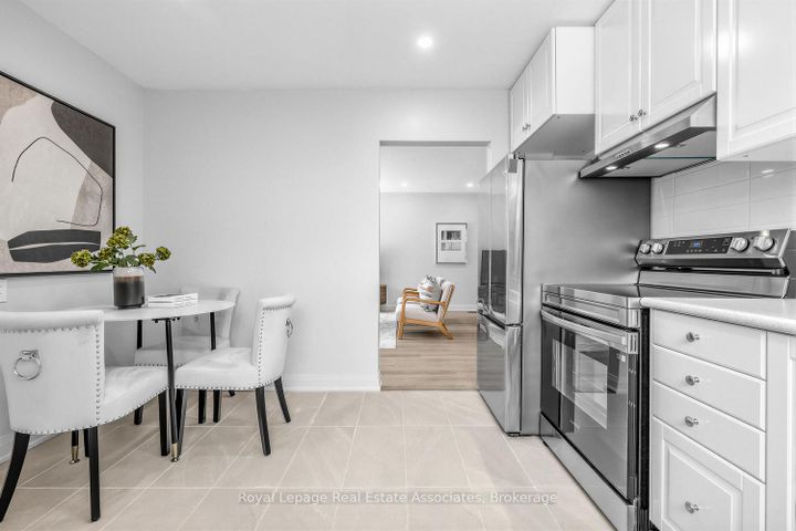 Photo 10 at 273 Bluegrass Boulevard, Crosby, Richmond Hill