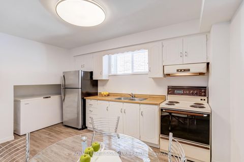 Photo 36 at 81 Garden Avenue, South Richvale, Richmond Hill