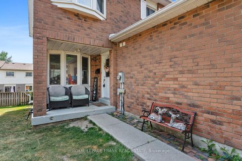 Photo 2 at 42 - 700 Harmony Road N, Pinecrest, Oshawa