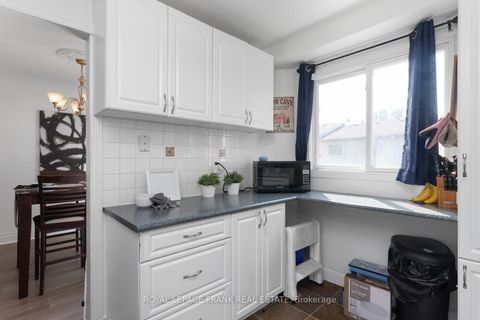 Photo 10 at 42 - 700 Harmony Road N, Pinecrest, Oshawa