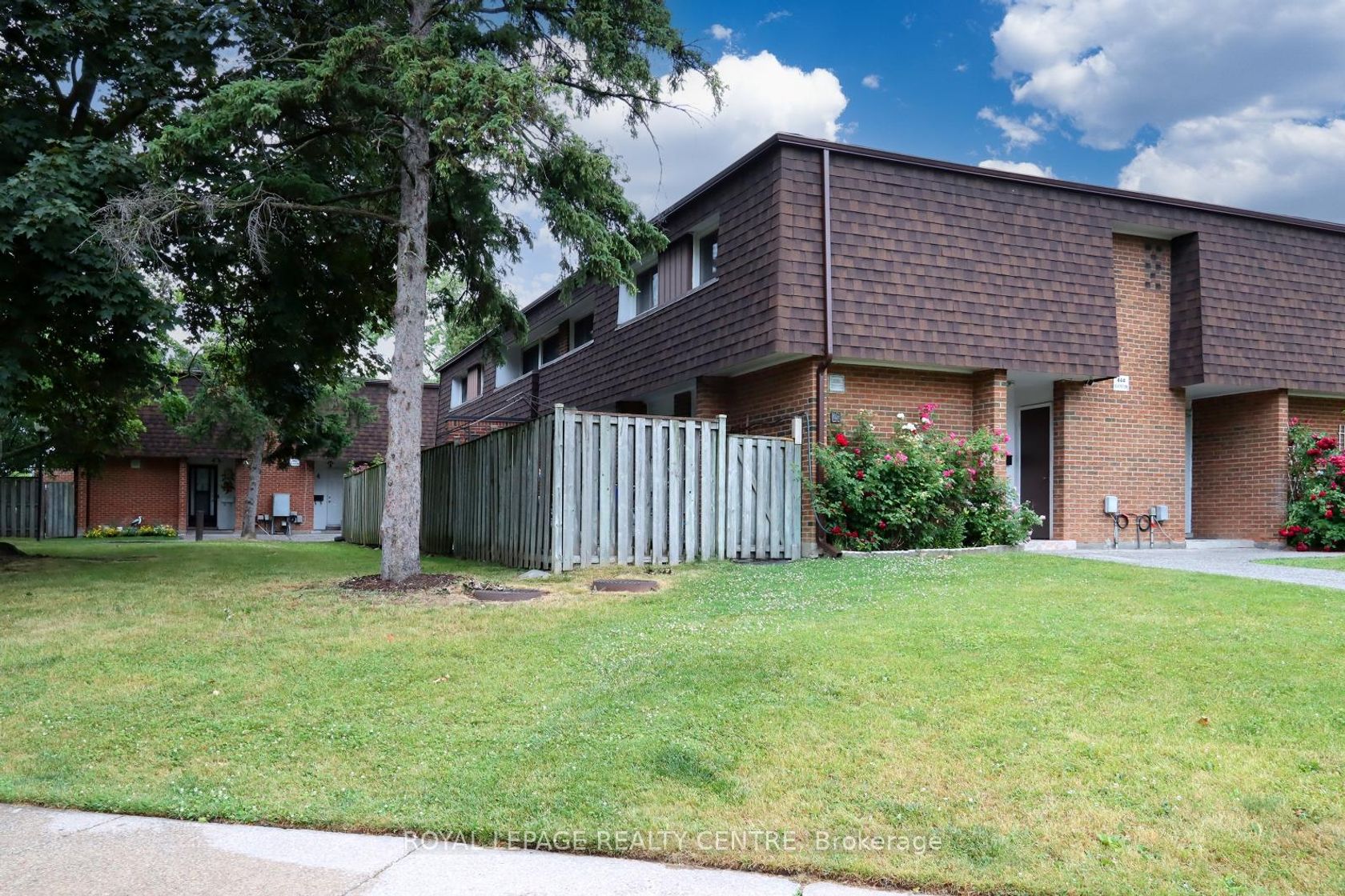 11 - 444 Silverstone Drive, Clairville, Toronto 