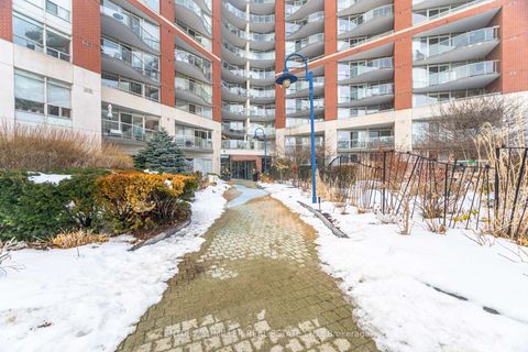 Photo 1 at 318 - 550 Queens Quay, Waterfront Communities C1, Toronto