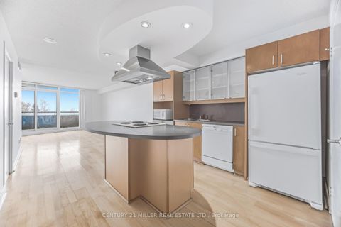 Photo 9 at 318 - 550 Queens Quay, Waterfront Communities C1, Toronto