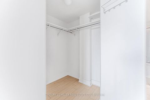 Photo 18 at 318 - 550 Queens Quay, Waterfront Communities C1, Toronto