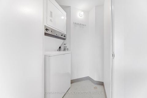 Photo 22 at 318 - 550 Queens Quay, Waterfront Communities C1, Toronto