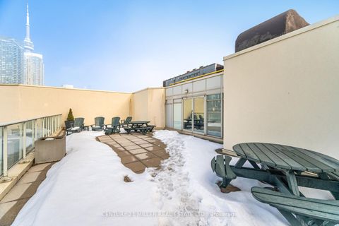 Photo 33 at 318 - 550 Queens Quay, Waterfront Communities C1, Toronto